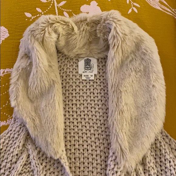 Faux fur knitted vest - Picture 2 of 5